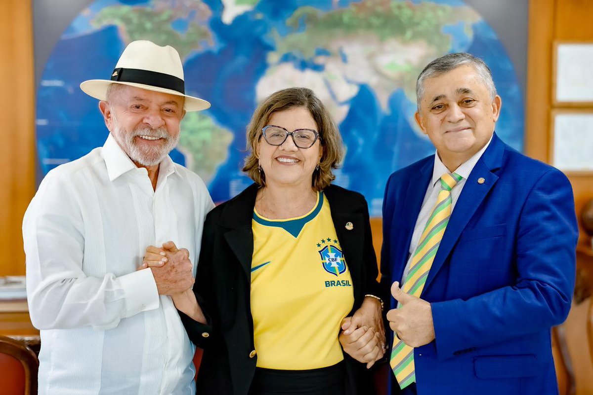 teresaleitao_'s tweet photo. Nesta manhã, fui recebida pelo presidente Lula para a primeira reunião desde que assumi a honrosa missão de liderar o Governo no Senado, tornando-me a primeira mulher a ocupar essa função. https://t.co/LFkRlDuNNC