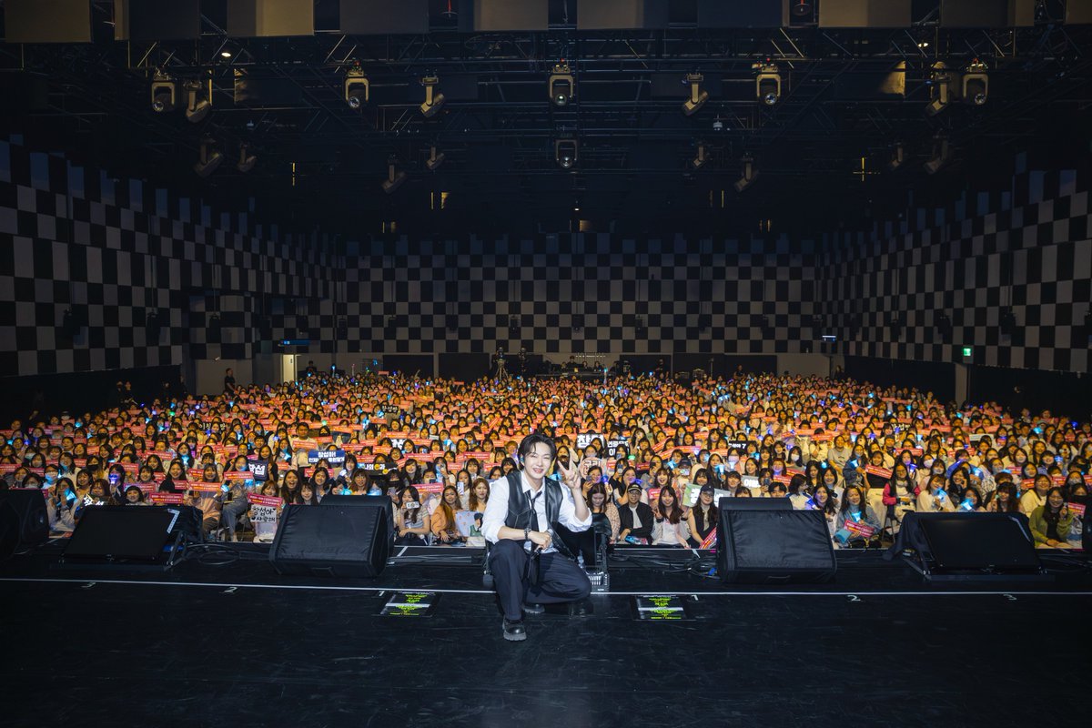 OAK_LIGHT_'s tweet photo. [🎞️] 2026 LEECHANGSUB FANCON in TAIPEI [EndAnd : The Uncut]
⠀
似乎直到現在
耳邊都還迴盪著昌燮與zz6친💙Melody的歌聲
⠀
那天的昌燮
集帥氣、可愛、搞笑、溫柔⋯於一身
在 Spotlight 下閃耀的每一個模樣
都透過一張張照片被好好收藏
將屬於你我的瞬間
裝進不會褪色的旋律之中📷
⠀
越過今日，在未來的某一天
經歷四季流轉後
相信我���終將再次相見 ◡̈ ⋆⁺₊⋆
⠀
결국에 우린 만나게 될 거야 .ᐟ.ᐟ
⠀
⋆｡˚ ☽ ─── ▷⋆｡˚ ─── ⋆｡˚∥ ─── ▷⋆｡˚ ☾
⠀
高畫質活動照片🔗
https://t.co/h1DxH7nU6U
⠀
粉絲福利「1:10團體合照」已上傳至雲端
中獎的 zz6친💙Melody 可以掃描福利券上的 QRCODE ，下載屬於你們的珍貴回憶囉！

#이창섭 #李昌燮 #LEECHANGSUB #EndAnd_TheUncut
