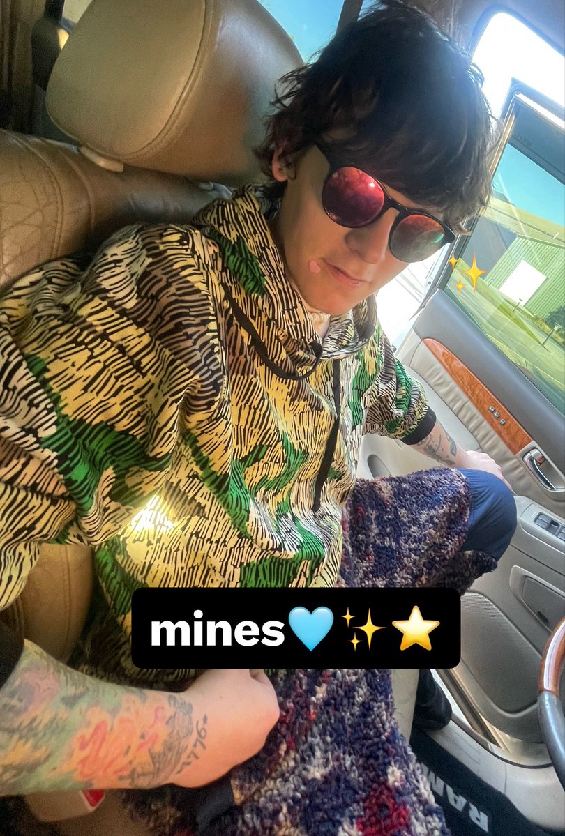 bubblesoO2620's tweet photo. 🩵⭐️✨im still learning twitter 
But hey🖐️ at least were hear right😣
I LOVE MY BOYFRIEND BTW🌱
Oh yeah ummm yall wanted insta?? 
0osharnao0
Is the insta☝️
Hmmm comment if i missed anything but hiii https://t.co/fgU5gd3YUh