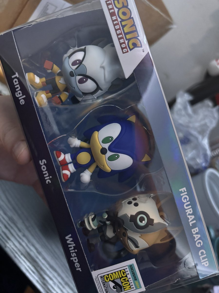 DaveAced's tweet photo. You have NO IDEA HOW EXCITED I AM THAT I FOUND THIS 😭😭😭 TYSM TO THE MERCARI SELLER 🙏🏻🙏🏻🙏🏻 https://t.co/Lxs4HfKiXs