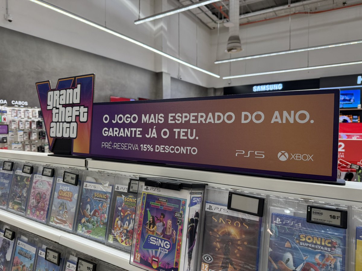 GTAVI_Countdown's tweet photo. GTA 6 marketing spotted at a major retailer in Portugal (Worten).

They’re also planning a midnight launch on November 18 at 11 PM, where customers who purchased the game can gather and receive a free gift, which is still unknown.

(via @pixelnrd) https://t.co/897CaI6A2u
