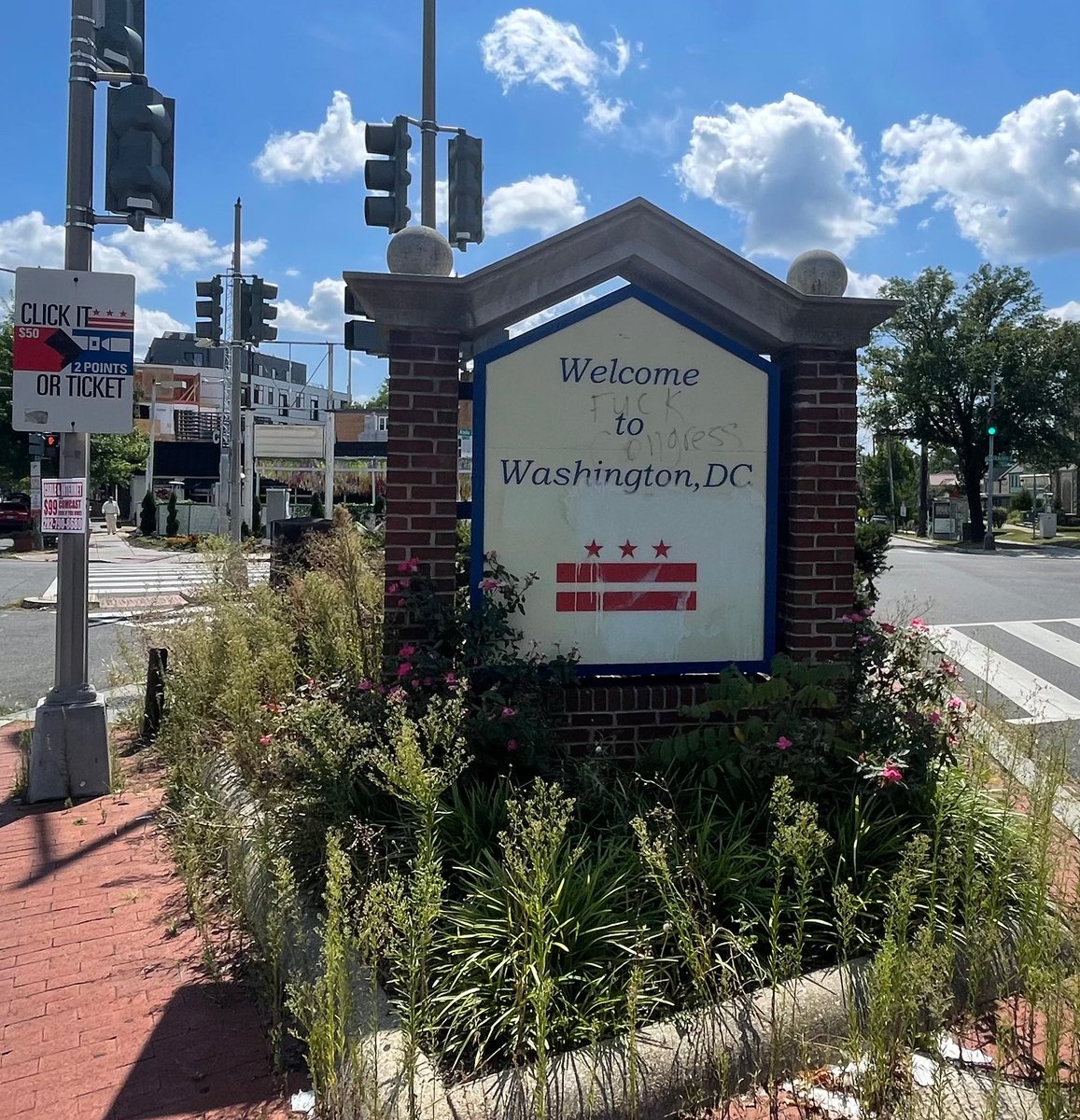 ricebilldc's tweet photo. Boundary Stone, Georgia Av. Kalmia Rd. Alaska Av NW, behind Welcome to Washington sign @DDOTDC https://t.co/d2tv8yTloa