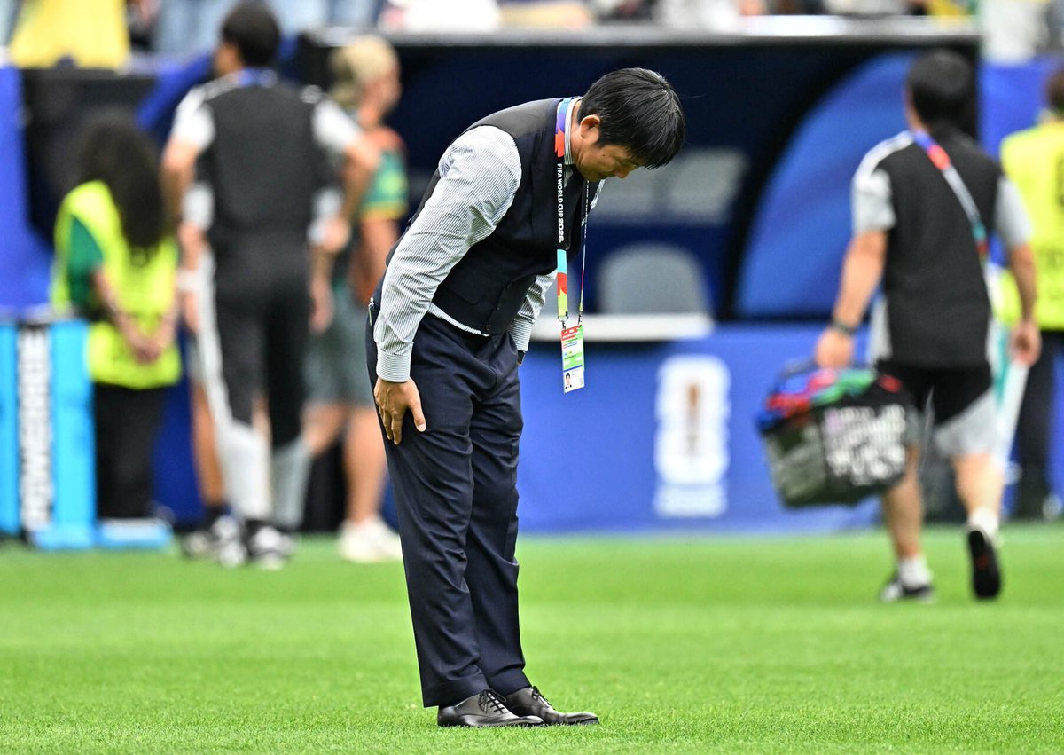 Reycholosimeone's tweet photo. Adiós a este chad del Mundial. Le echaremos de menos. https://t.co/HrVd9Fc8a9