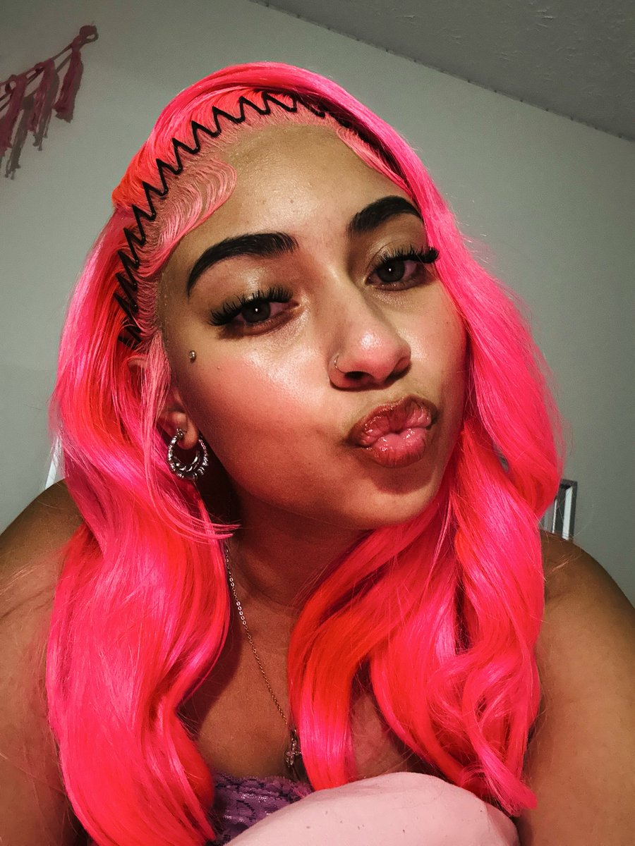 urusxoxo's tweet photo. Pretty in pink💓 https://t.co/ZXdla7hkF1 https://t.co/T6dwNSvQd4