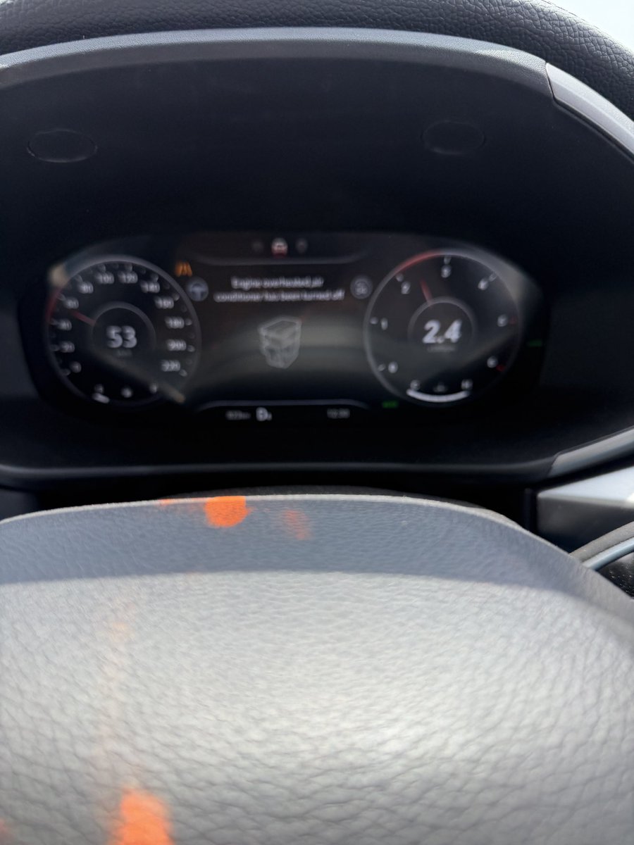 anuragagar's tweet photo. @MGMotorIn @GWR Recently brought MG majestor and only after 850 km majestor got heated and it got stopped due to over heating and the support centre response was so poor and was not able to resolve the problem https://t.co/sbearINDPO