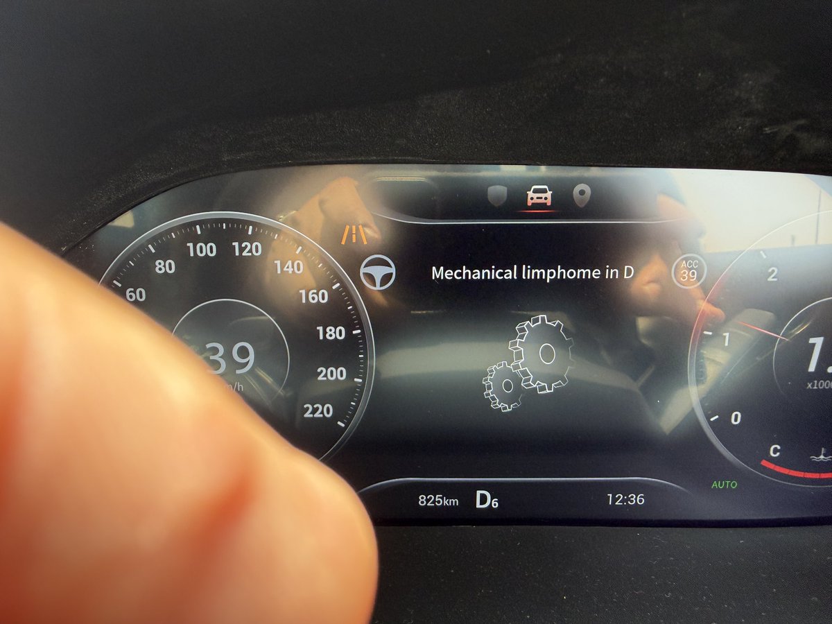 anuragagar's tweet photo. @MGMotorIn @GWR Recently brought MG majestor and only after 850 km majestor got heated and it got stopped due to over heating and the support centre response was so poor and was not able to resolve the problem https://t.co/sbearINDPO