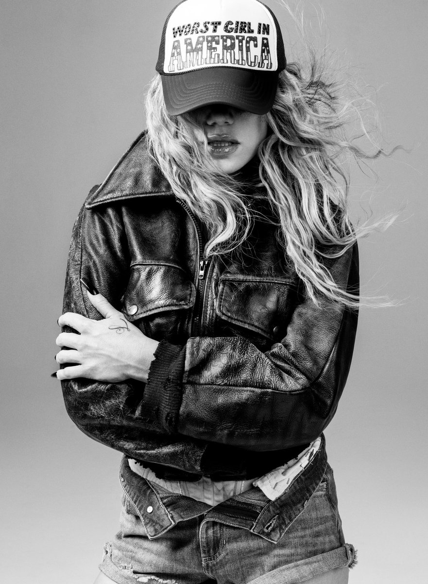 THEPOPVISION's tweet photo. Slayyyter stuns for @vmagazine. https://t.co/O9wxGitnQF