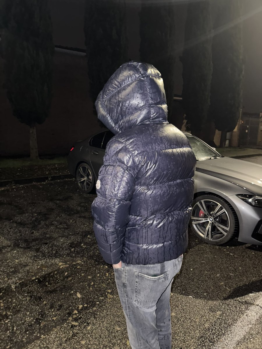 DOC9918's tweet photo. Where are my puffer slaves?
Cmon boys, come to me😈
#pufferjacket #monclermaster #pufferjacketgay #puffer #downjacket #moncler https://t.co/UJF4TMabbt