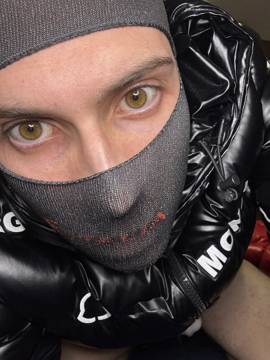 DOC9918's tweet photo. Where are my puffer slaves?
Cmon boys, come to me😈
#pufferjacket #monclermaster #pufferjacketgay #puffer #downjacket #moncler https://t.co/UJF4TMabbt