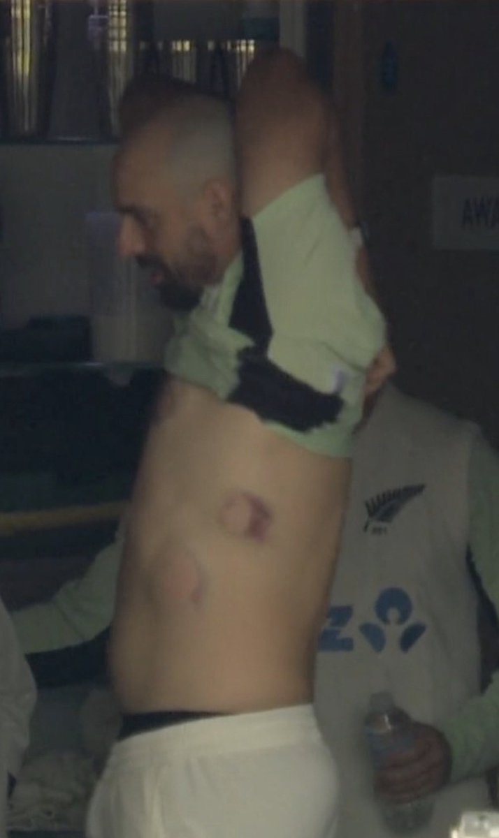 TheACCnz's tweet photo. What it takes to win… No ego. No pomp and ceremony. Just heart and guts! Go Kiwi 🇳🇿 https://t.co/nwRENEHRIK