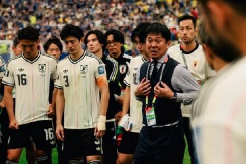 Hy10Ky23's tweet photo. 試合後のブラジルの選手達の喜びよう見るとやっぱり苦しんだ、簡単な相手じゃなかった、ブラジルを追い込んだのは事実 https://t.co/HSni5wWXHj