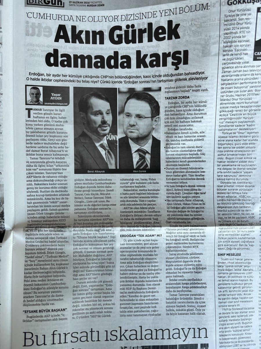abdurahmnsimsek's tweet photo. Büyük Tezgâhın Farkındayız!

Yine aynı senaryo, 
yine aynı yöntem…

Bu kez hedef, Berat Albayrak ile Akın Gürlek’i karşı karşıya getirmek. Ortada tek bir somut veri yokken, aynı odak merkezlerden beslenen hesaplar ve çevreler eş zamanlı olarak aynı yalanı dolaşıma sokuyor.

Amaç açık; olmayan bir kriz üretmek, fitne çıkarmak ve Cumhurbaşkanı Recep Tayyip Erdoğan’ın etrafındaki birlik ve beraberliği tartışmaya açmak.

Bu operasyonlar ne ilk, 
ne de son olacak. Ancak değişmeyen bir gerçek var: 

Lider bellidir. Yol bellidir. Dava bellidir. Liderin yanındakiler de ona ölümüne sadakatle 
hareket eder. 

Masa başında kurgulanan fitne senaryoları ne bu gerçeği değiştirebilir ne de sonuç alabilir…
