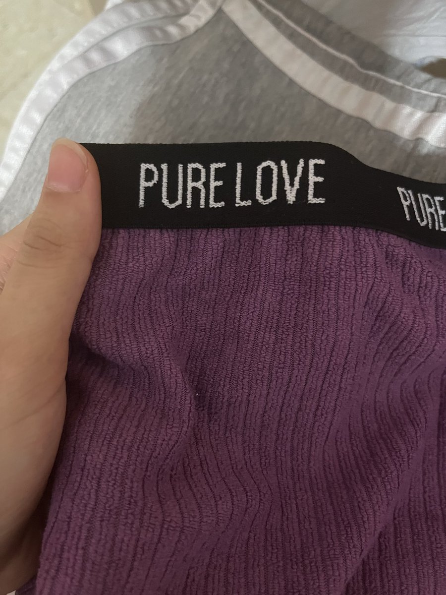_PabBel_'s tweet photo. Abi HAHAHHAHAHA boxer da yazana bakın 

Moru nasıl manifestle diysem her yerde önüme çıkıyor

BABY PURPLE LOVE OKAY💜

TAG

#SEVEN_WILL_CONNECT 
#SPLENDID_FUTURE_AWAITS_7 https://t.co/JV6xVHEksx