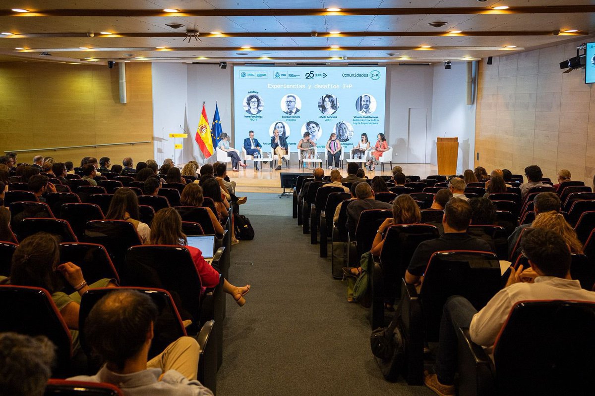 IAAPJunta's tweet photo. 👥 El director del #IAAP, @pploaiza, asiste en Madrid al Evento de Comunidades I+P.

📈 Un espacio para impulsar la colaboración entre administraciones públicas y la comunidad científica.

💪 Así se fortalece un conocimiento accesible y útil más allá de proyectos individuales. https://t.co/G6iVYCc5iG