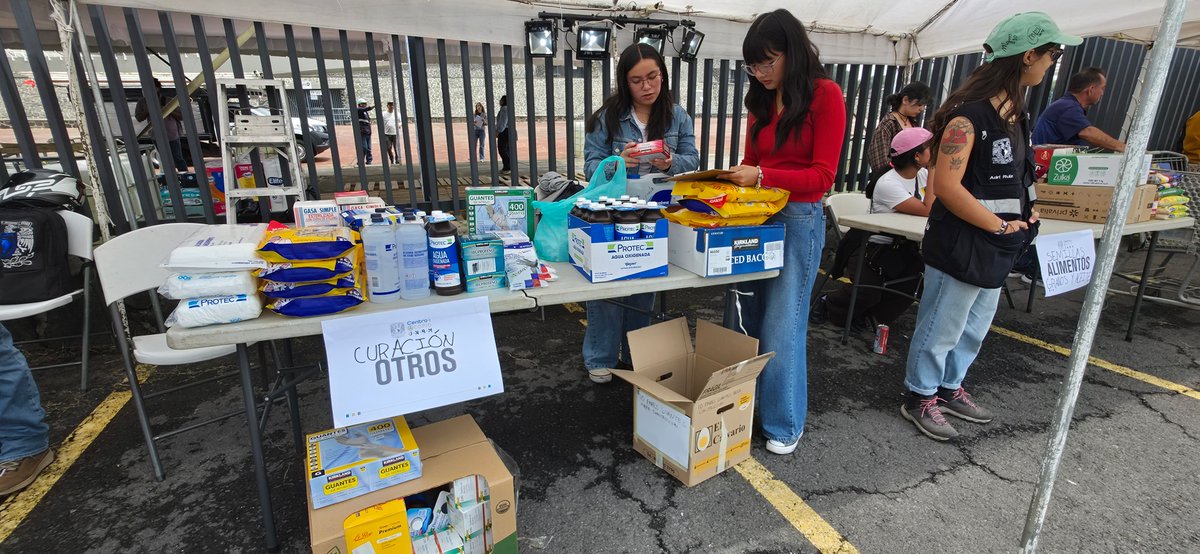 Comunidad_UNAM's tweet photo. Se priorizan alimentos no perecederos, artículos de higiene, limpieza, herramientas y alimento para mascotas.
#ComunidadSolidaria #UNAMSolidaria #ComunidadUNAM https://t.co/mkcc5Mg1PI