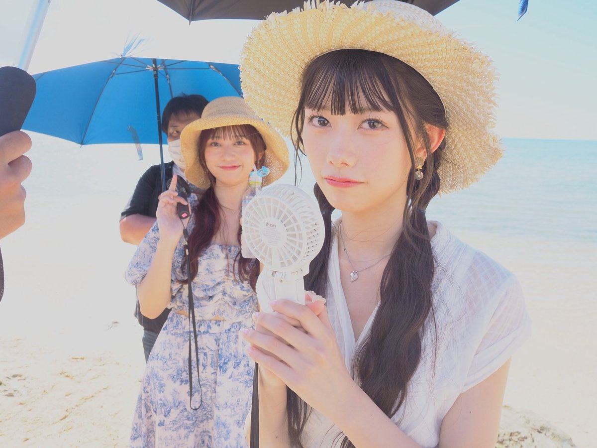 erii_20031027's tweet photo. 久しぶりのリップグロス MV https://t.co/DggQ88pGbg