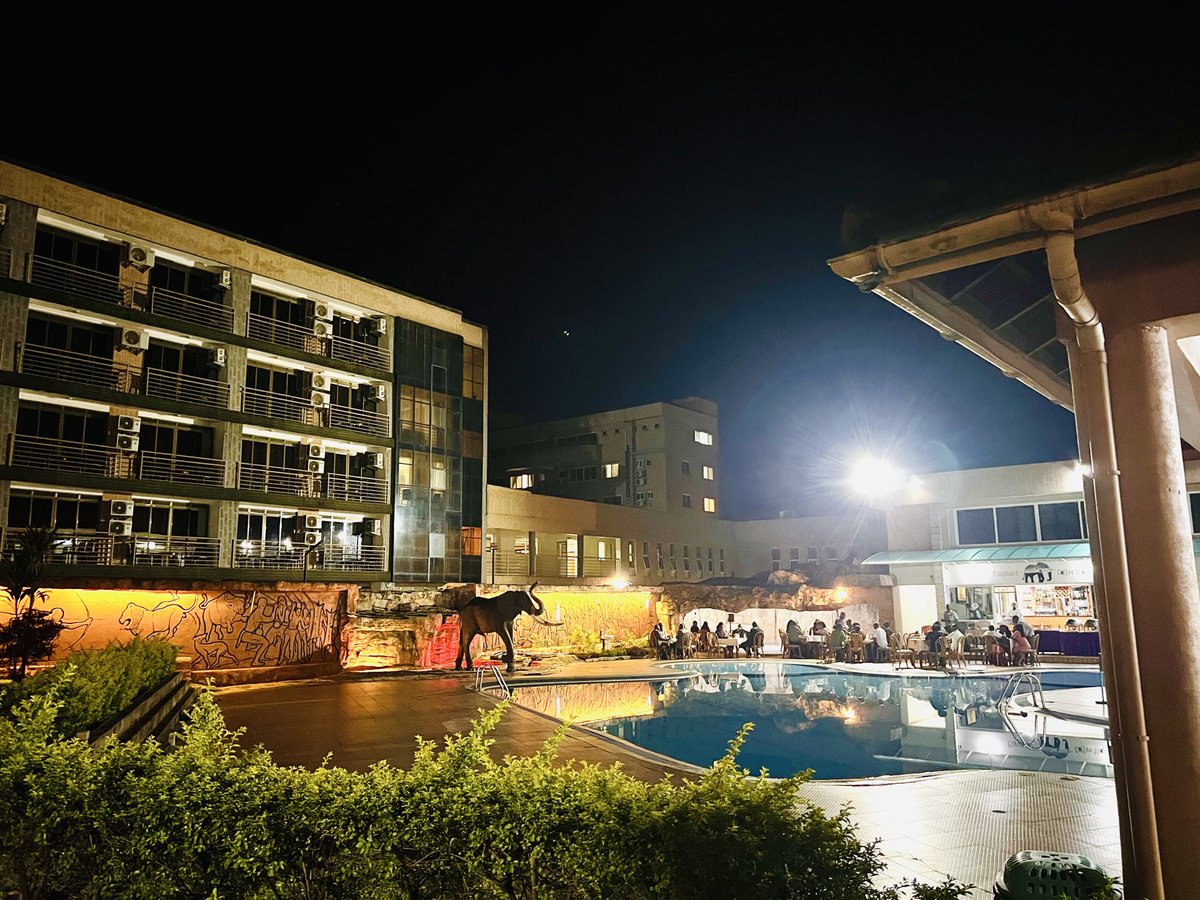 BOMAHHOTELLTD's tweet photo. Date night plans? 
We've got the menu, the mood, and the view. — All you need to bring is good company. 

📍 Bomah Hotel Limited.
☎️ +256 39 3238127 https://t.co/ICynnDQSJS