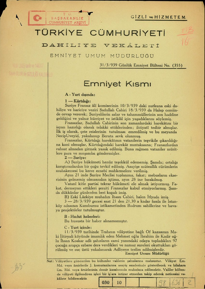 MertEfeKeIes's tweet photo. Belgelerle Gerçekler - 298

Yıl 1939!

11/3/939 tarihinde Trabzon vilâyetine bağlı Of kazasının Maki İftiryali köyünde imamlık eden Mehmet oğlu İbrahim ile Kadir oğlu İhsan Koskar adlı şahısların cami yanındaki odaya topladıkları 97 çocuğa Arapça ezbere ders verdikleri ve namaz sureleri okuttukları görülmüş ve suç üstü yakalanarak adliyeye teslim edilmiştir.