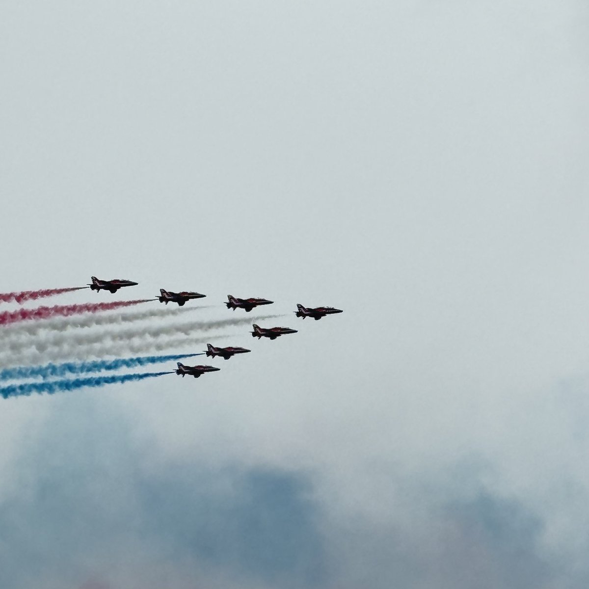 ommstwt's tweet photo. airshow https://t.co/yPc6JftLVG