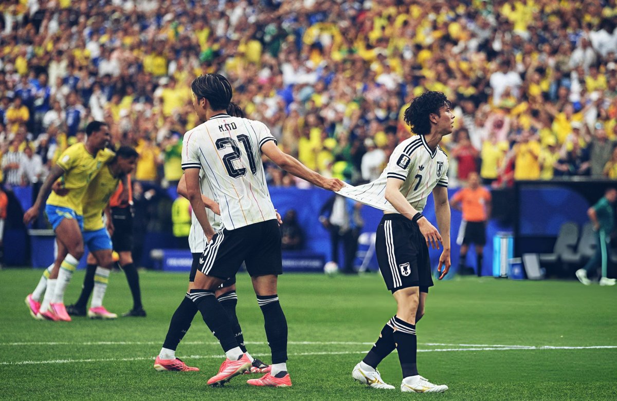 HQpcrt's tweet photo. Hiroki Ito &amp; Ao Tanaka #FIFAWorldCup https://t.co/SX1wA0S8tU