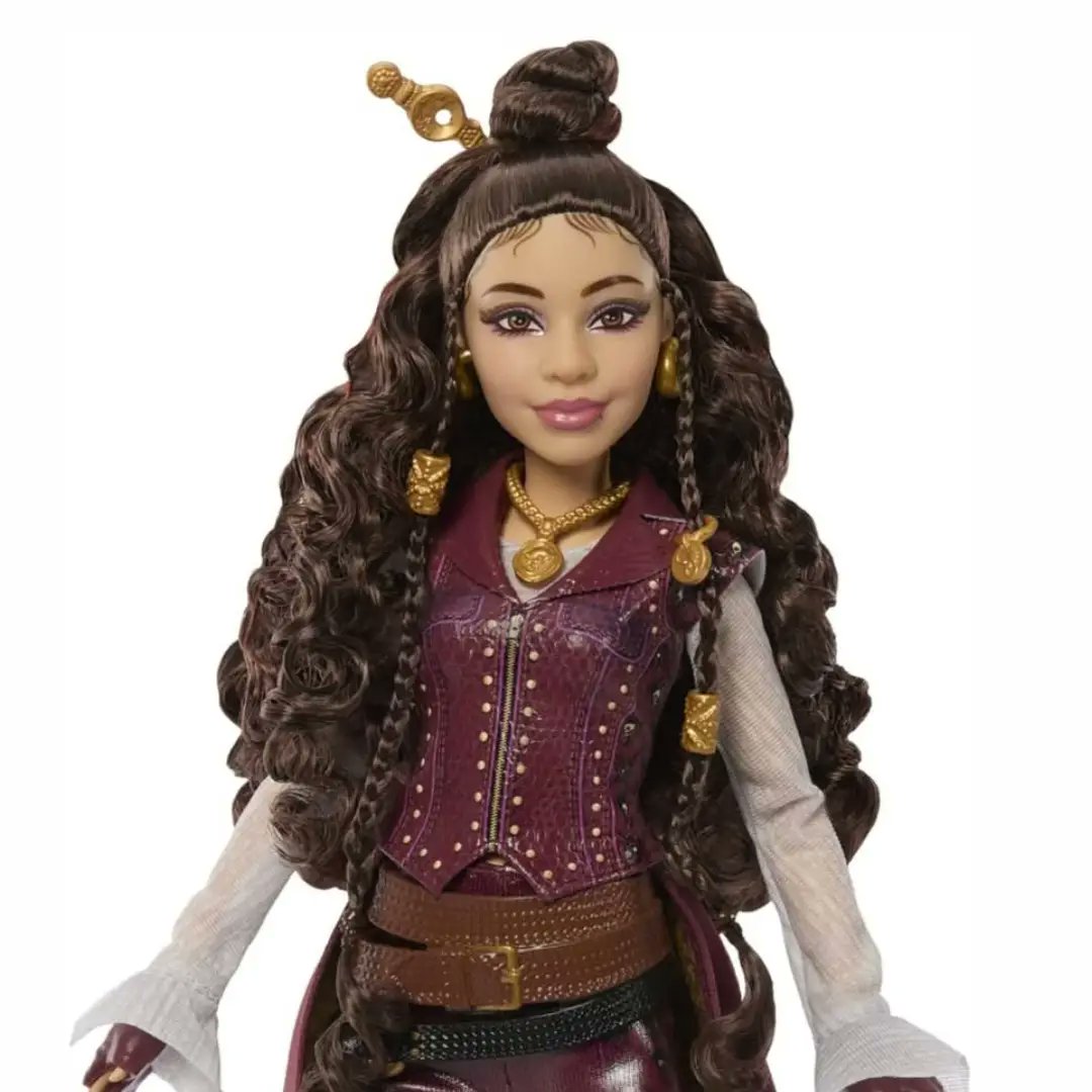 Rise_of_Red's tweet photo. First look at the "Descendants: Wicked Wonderland" Red, Chloe, Pink, and Hazel dolls by Mattel 👀

Dolls are out July 1st 

CR: @seeingmount https://t.co/BtuCFJD1KO