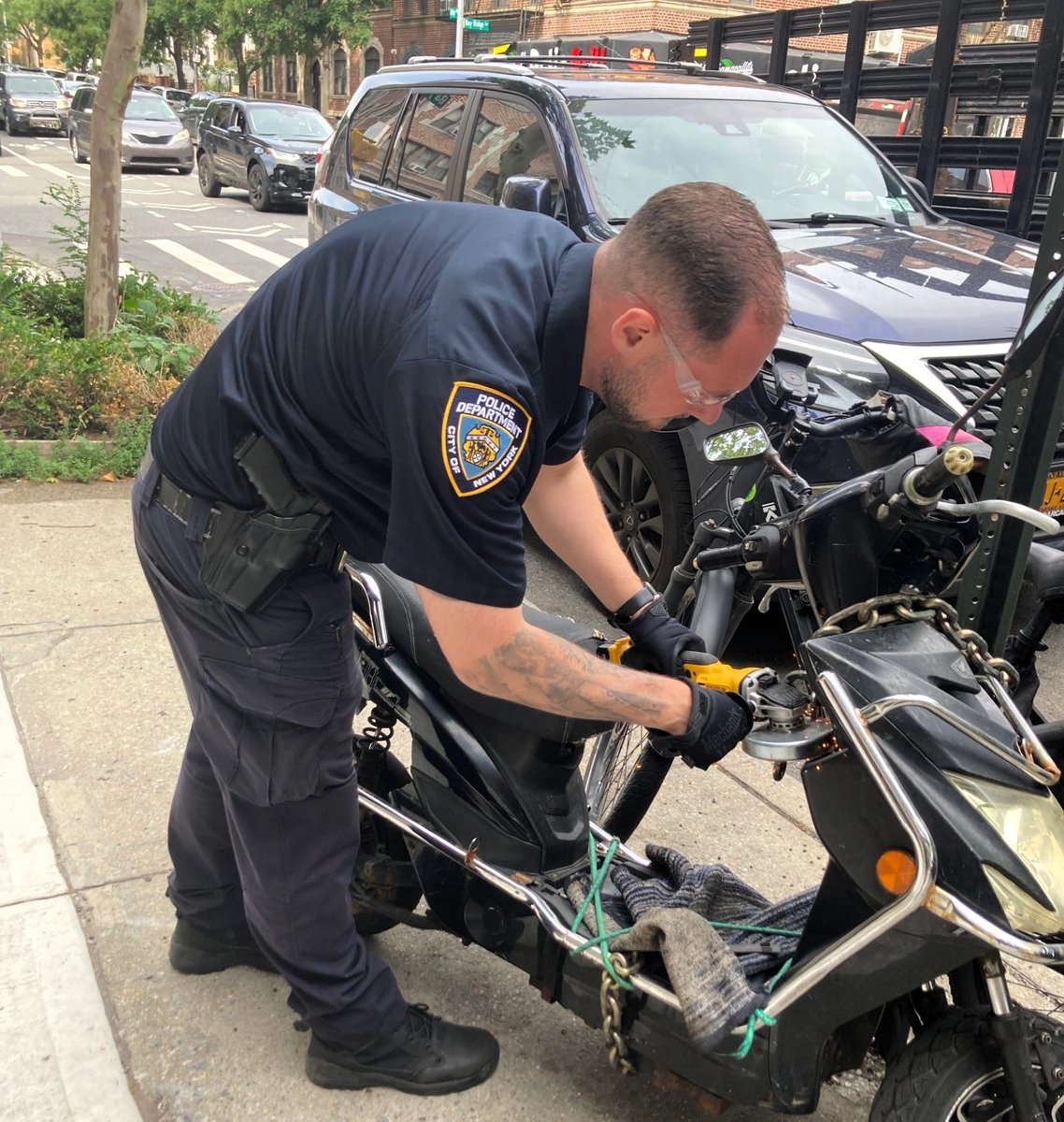 NYPD68Pct's tweet photo. Our officers continue to target illegal moped activity. Unregistered and uninsured bikes are being confiscated, and reckless operators face heavy fines or arrest.
We are committed to keeping our sidewalks and streets safe. https://t.co/R6JteA4sBK