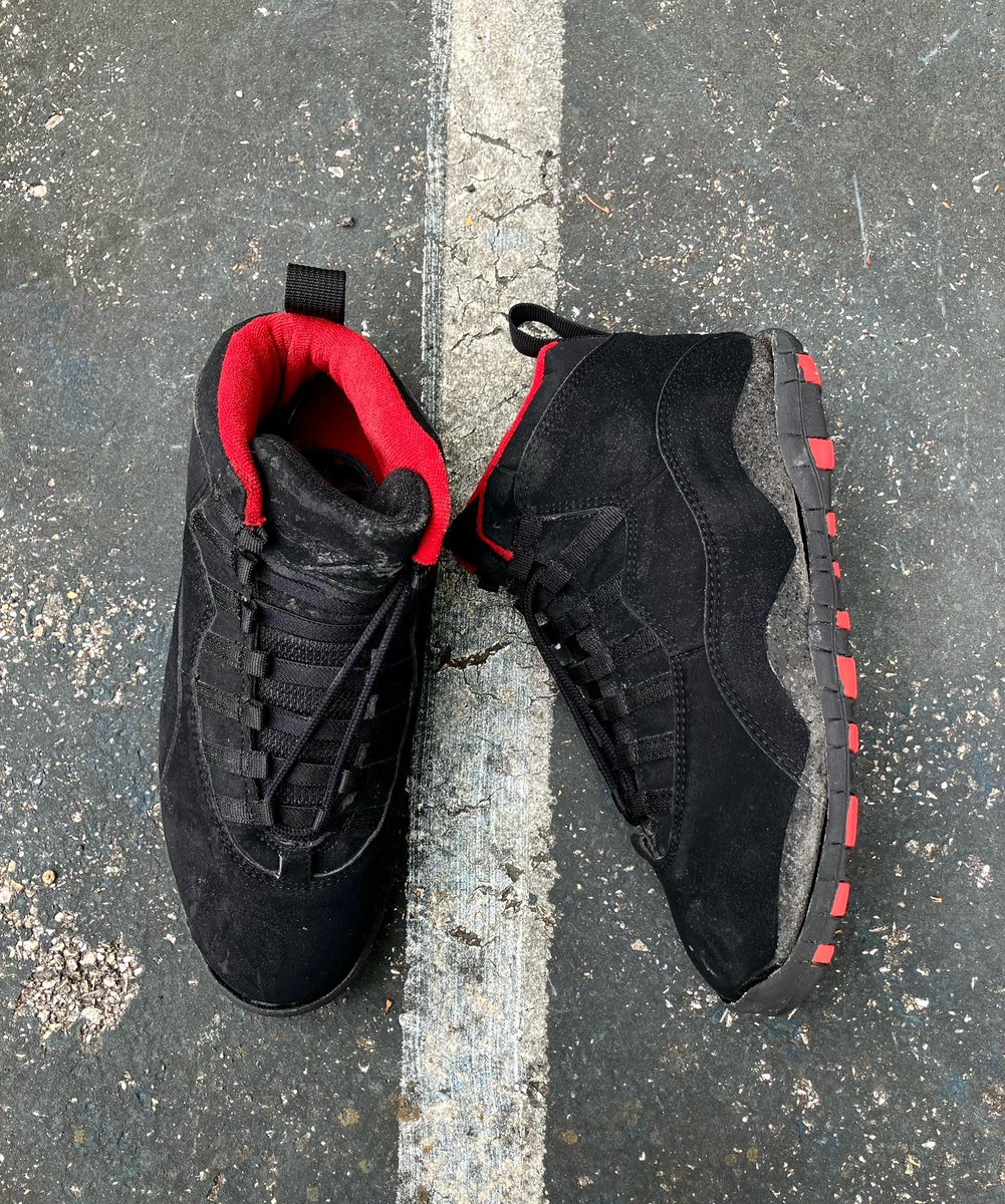 zSneakerHeadz's tweet photo. “Dirty Bred” Air Jordan 10 Sample from 1995 🔥👀

📸: semi archived/IG https://t.co/o0a3th13xz