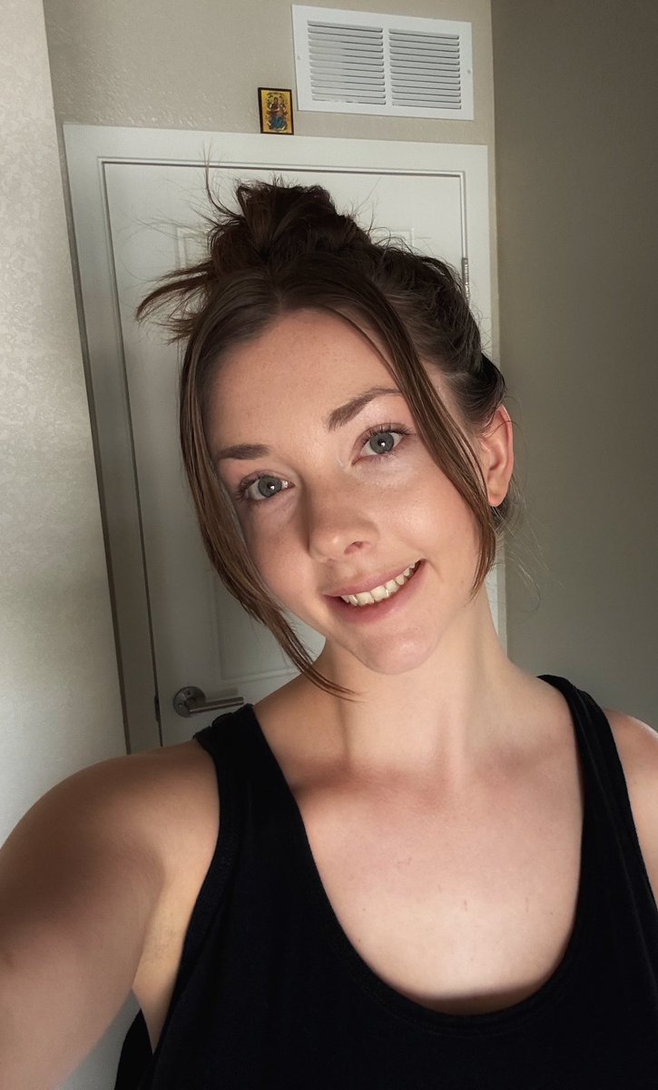 Emberpeaches's tweet photo. The problem with spending a whole day filming is that you have to spend a whole week editing https://t.co/oKGB1vIWFC