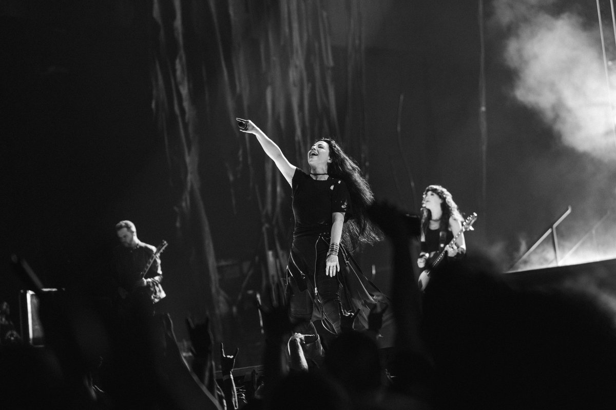 evanescence's tweet photo. Bristow, VA 6.27.26 Part 3

📸 @thiswildbemis https://t.co/XZw40mqPoK
