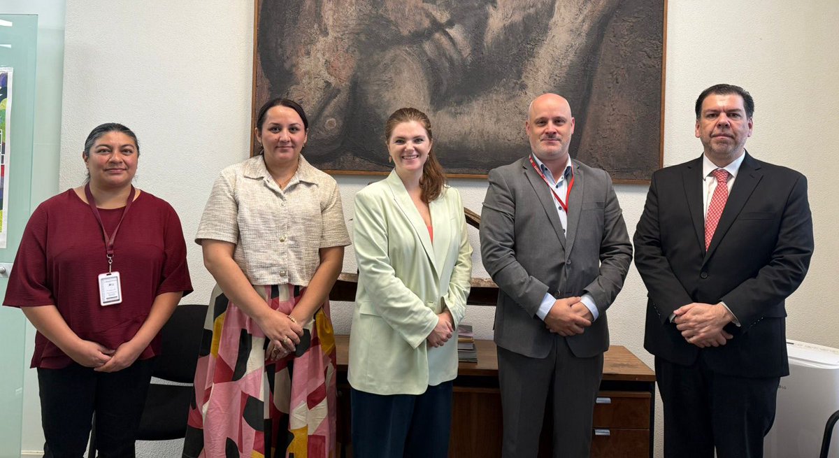 AMEXCID's tweet photo. Nos reunimos con la @EmbCanMexico 🇨🇦 para continuar los trabajos orientados a la construcción de un instrumento de cooperación internacional para el desarrollo que fortalezca la colaboración entre México y Canadá. 🇲🇽🤝🇨🇦

Durante el encuentro avanzamos en la definición de líneas de trabajo para impulsar programas y proyectos en áreas estratégicas como medio ambiente 🌿, agricultura 🌾, seguridad alimentaria 🌽, movilidad 🚶 y seguridad, con un enfoque de beneficio mutuo y de cooperación con terceros países.

En la #AMEXCID seguimos fortaleciendo alianzas que promueven el intercambio de conocimientos, el desarrollo de capacidades y la implementación de iniciativas que generen bienestar y prosperidad compartida.