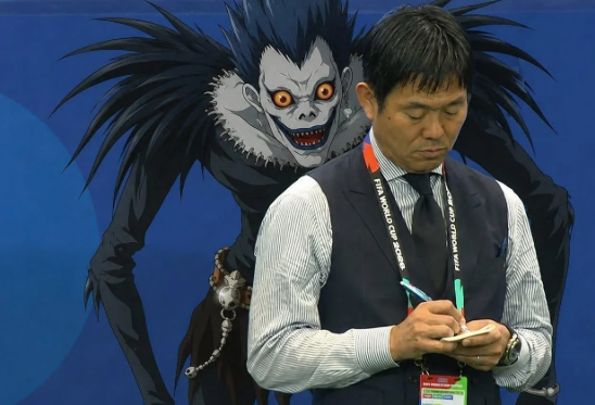 blackdragonsBR's tweet photo. Não poderiamos deixar de comentar. 
O Japão entrou em campo jogando futebol e karatê, mas não deu para levar.

Nos despedimos do nosso técnico Death Note. https://t.co/Ma73oBJtyl