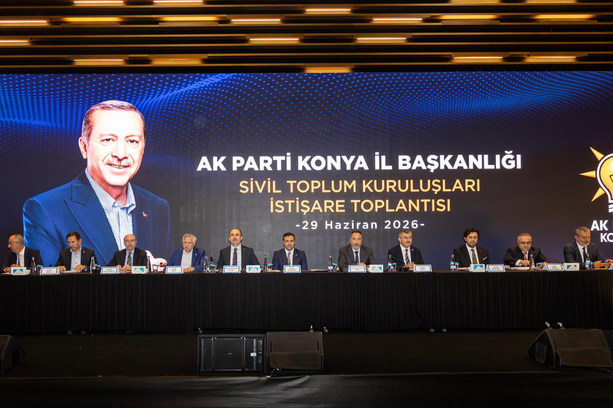 fatihozgokcen's tweet photo. AK Parti Konya İl Başkanlığı olarak düzenlediğimiz Sivil Toplum Kuruluşları İstişare Toplantımızda, bu köklü geleneği devam ettiren Konya'mızın sivil toplum kuruluşlarının kıymetli temsilcileriyle bir araya geldik.

Milletvekillerimiz ve belediye başkanlarımızın da katılımıyla, Konya’mız ve ülkemiz adına güçlü adımlar atmak için ortak aklı merkeze aldık. 28 Şubat’ın karanlık günlerinden 15 Temmuz’a kadar her zorlu süreçte milletimizin yanında kale gibi duran sivil toplumumuz, dün olduğu gibi bugün de şehrimizin vicdanı ve umududur.

Davetimize icabet eden, "birlikte güçlüyüz" anlayışını yaşatan tüm sivil toplum gönüllülerimize şükranlarımı sunuyorum.