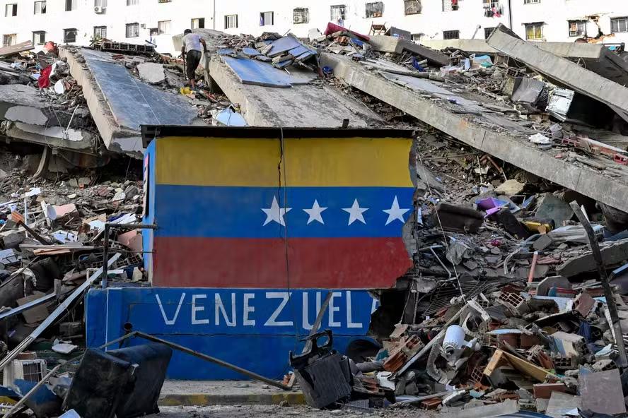 AssLatam's tweet photo. From the team at Crazy Ass Moments in Latam Politics, we want to show our support for the humanitarian efforts during the recent crisis facing the people of Venezuela.
Below, you’ll find links to various organizations working on the ground where you can help.
(🧵 1/5) https://t.co/hOSKoa0GIu