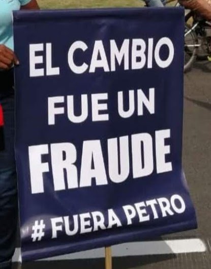 Coty448's tweet photo. @petrogustavo Sólo la recua d IMBÉCILES q le  siguen leen sus cartas, EXTENSAS,mal redactadas y sin razón,el mensaje no fué para ud,más bien busque OFICIO siquiera los últimos días dl desgobierno,VAGO y 🐸 https://t.co/o2yYOPFTOt