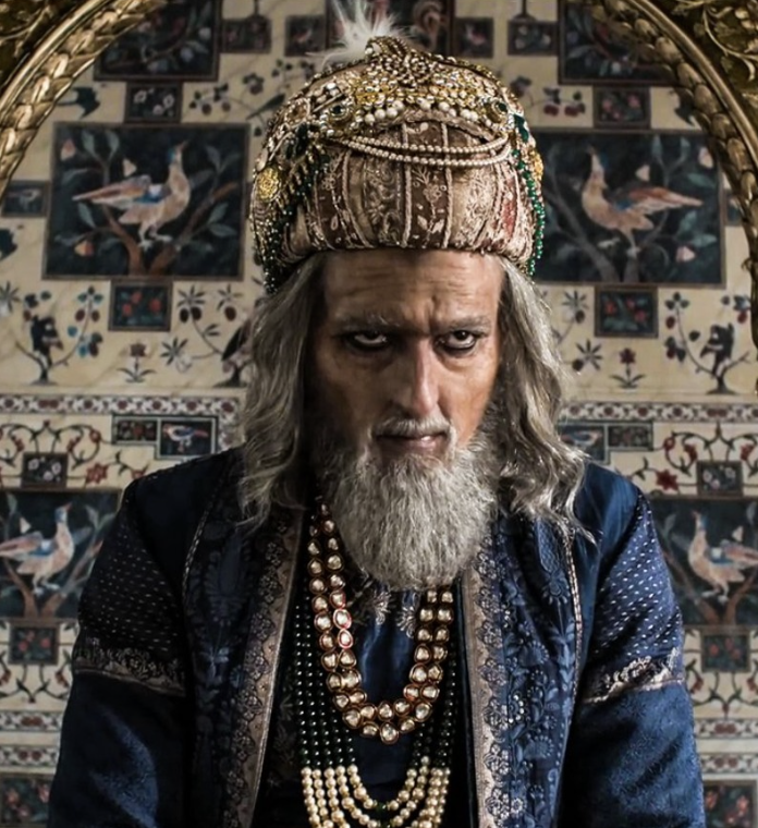 jammypants4's tweet photo. Randeep Hooda was the first choice as Aurangzeb in the Laxman Utekar directed movie Chhaava.

Randeep Hooda recently expressed on how directing and acting in Swatantrya Veer Savarkar exhausted him &amp; he could not get back into something so intense again.

He will feature in #EETHA https://t.co/DHNXX1HVpl