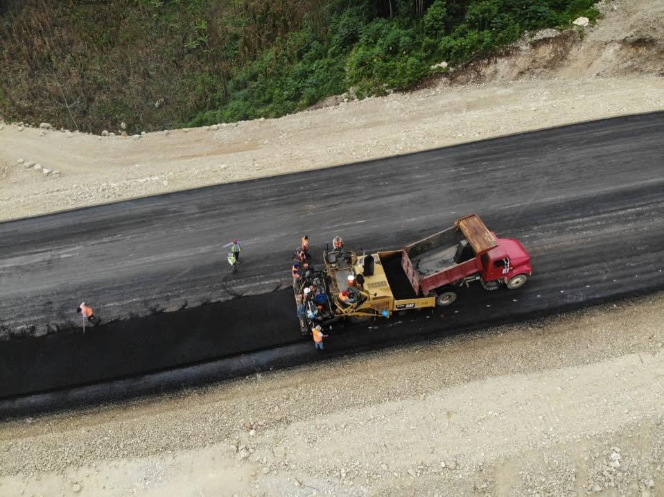 Avispa_Midia's tweet photo. Drones and artificial intelligence are being used to intimidate the Tzeltal and Chol peoples who oppose the San Cristóbal–Palenque superhighway in #Chiapas
👉 https://t.co/8uVoBLq8UE 🐝
#Chilon #SurveillanceState https://t.co/eCqmejOlPQ