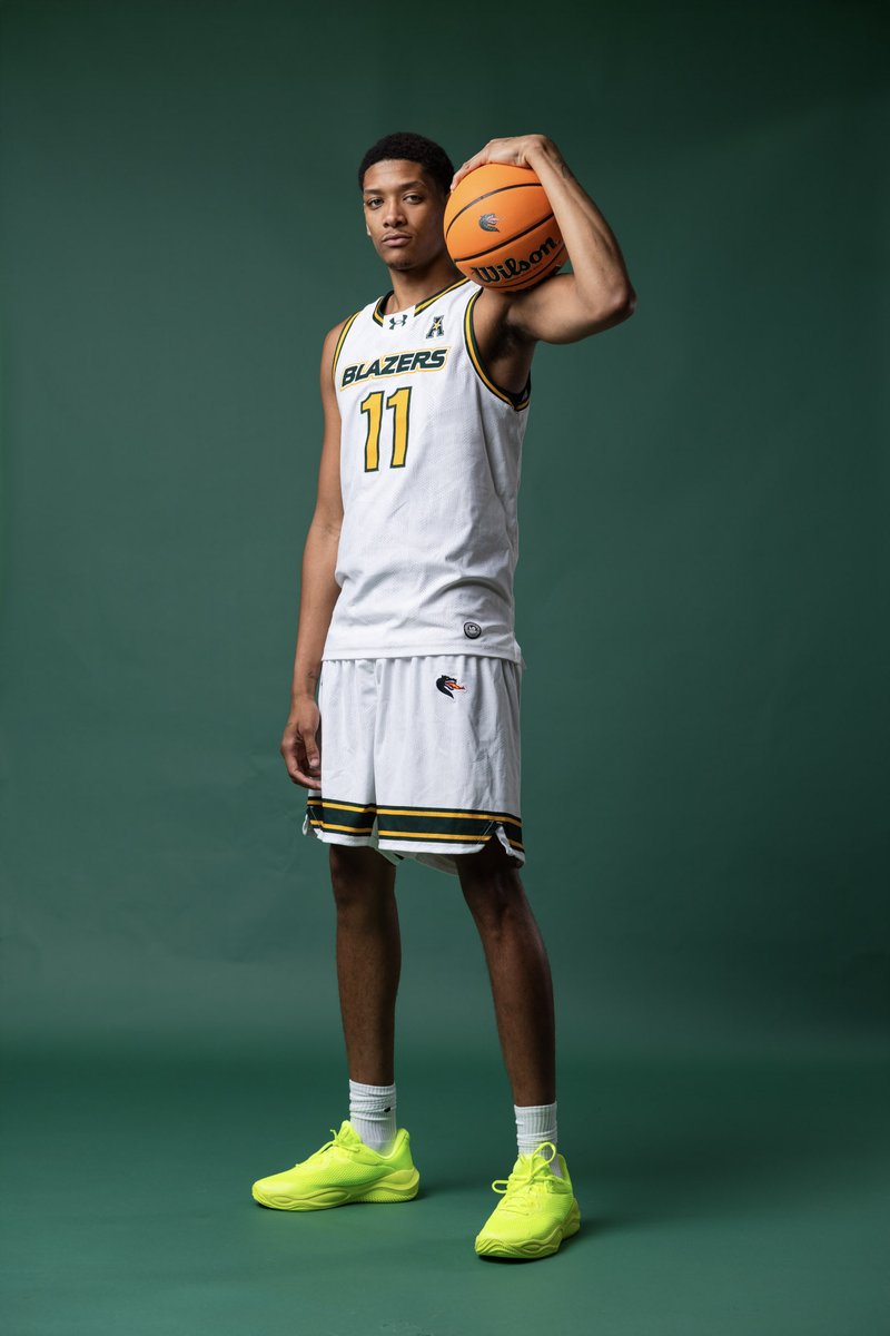HofSportsGroup's tweet photo. 6’10 Utah Transfer Josh Hayes on his official visit to UAB #uncommitted 
@joshuahayes53 https://t.co/mkYLsHEWot