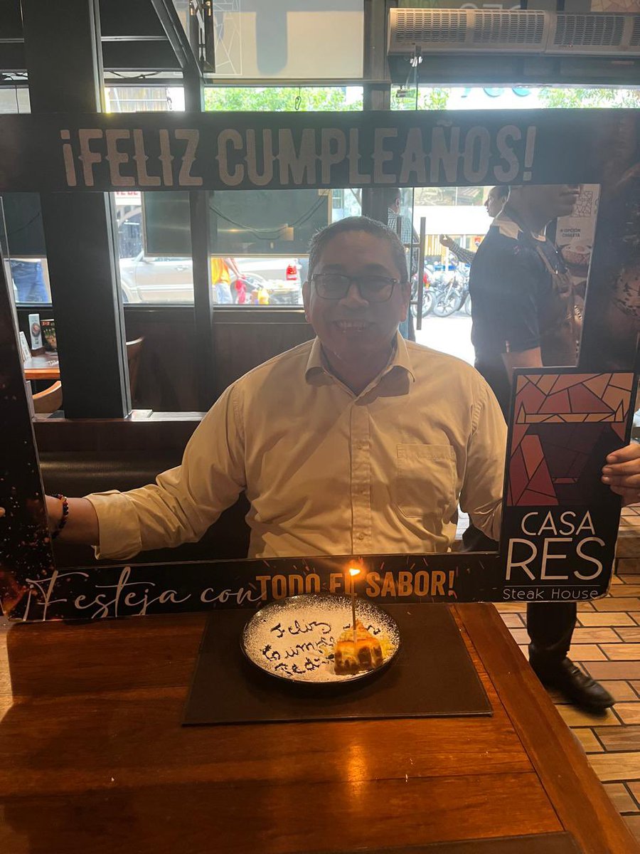 pedroadrianogc's tweet photo. @fmolestinae Pancho, usted 43 por aca el mismo día 56 años y lo vivo con pasión, un día a la vez, porque el mañana ya fue y mañana será el futuro. Viva los cumpleañeros de hoy carajo https://t.co/uOBT0XCeTb