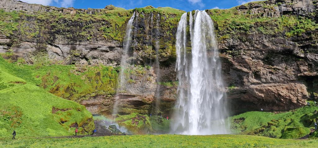 KevinDavis736's tweet photo. Many of you know how much we love Iceland 🇮🇸 
Celebrating our 26th wedding anniversary in Iceland 🇮🇸 
First time experiencing this wonderful country in the summer https://t.co/r4rYUXh6VI