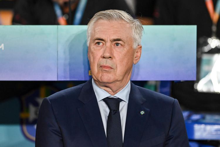 AndreSmith841's tweet photo. As an AC Milan fan, it's simply impossible not to feel deeply attached to this man. The emotions, those unforgettable European nights, and the immense joy you gave me while sitting on that bench are engraved in history and in my heart. Seeing you win and celebrate even today is always a spectacular sight.

Go King Carlo, immense and matchless as always! 👑🔴⚫

#Ancelotti #KingCarlo #ACMilan #Rossoneri #Mister #BRAJPN