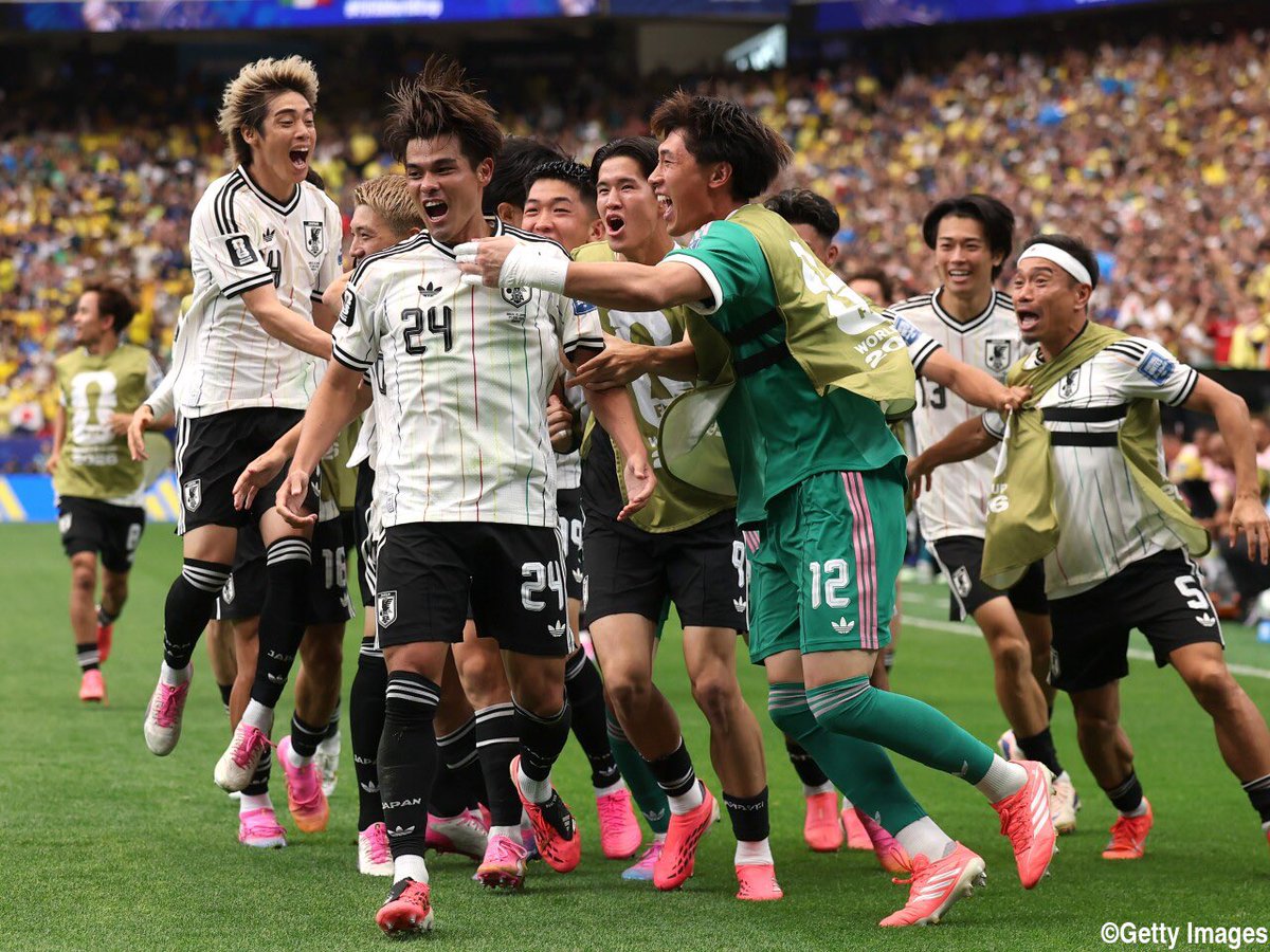 kasuga610's tweet photo. 試合が終わった後、日本の空は青かった。

楽しい試合でした。
お疲れ様でした🇯🇵

#サムライブルー https://t.co/WWoJnemoBZ
