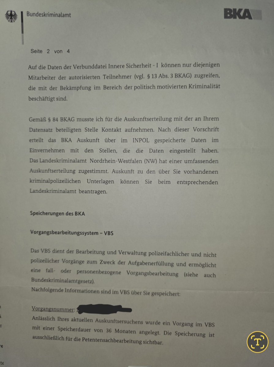 KoelnAnonymous's tweet photo. 1/4 🧵 Wie ein Mittelfinger beim LKA &amp; BKA landet
​Am 11.11.23 brüllte #Stürzenberger auf einer #BPE #paxeuropa den vollen Namen einer Aktivistin ins Mikro.Sie zeigte ihm den Mittelfinger. Polizei griff sofort unzimperlich zu: Sie wurde abgeführt u. erhielt einen Platzverweis. https://t.co/rSDdrTSCyW
