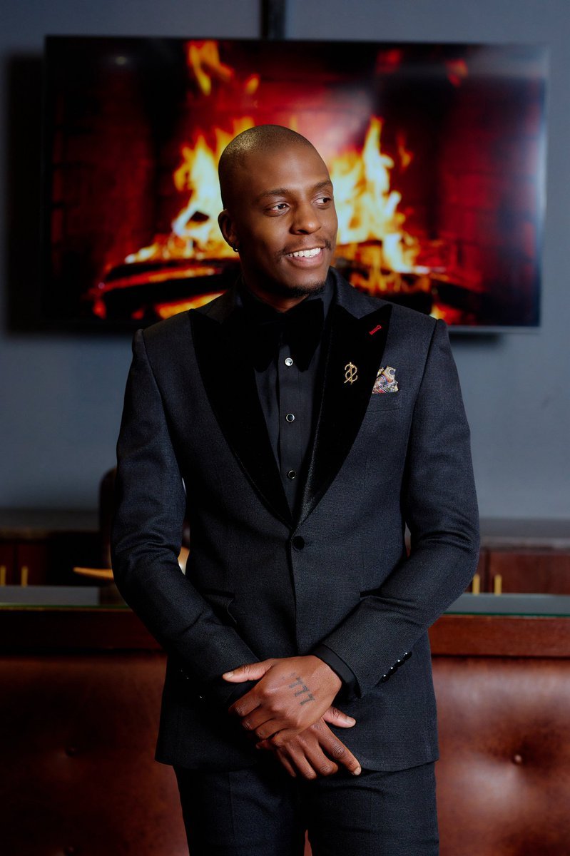 kidotsoenyane's tweet photo. The look is everything 🔥🔥🔥👌

MMELI X HOUSE OF SUITS
BANKABLE MMELI
 WORK WITH MMELI
 #MmeliKhumalo
 #MmeliPrinceKhumalo https://t.co/XKIENx446S