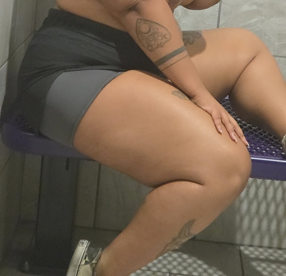 pretty9045's tweet photo. Who is ready to trade for nudes https://t.co/6Kt2tidmYR
