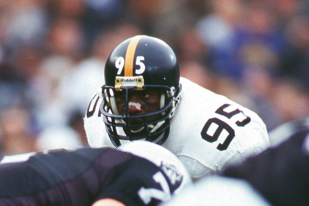 PFHOFAmbassador's tweet photo. GREG LLOYD, @steelers LB
35th ANNIVERSARY
In 1991, Lloyd, led the @NFL with, a career HIGH, 7 Forced Fumbles - Lloyd led, or co-led, the NFL in Forced Fumbles 3 times in his career (Per @pfref)
#HereWeGo #Steelers #Pittsburgh #NFL #NFLX #NFLNews #NFL2026 #NFLKickoff #NFLFootball