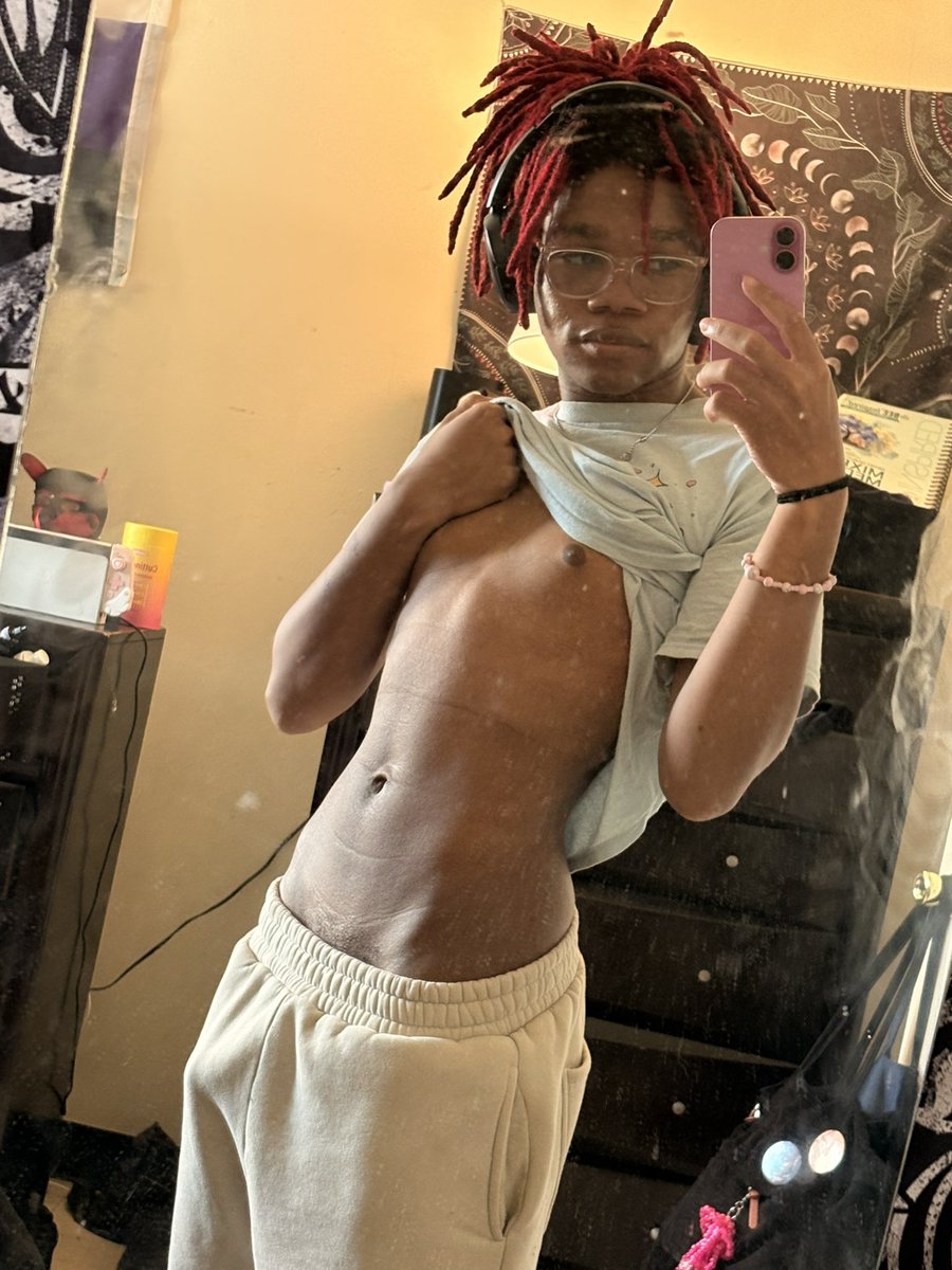 NovaRavenx's tweet photo. Who wants to undress me ;)

#nsfwtwt #mlm #femboy #nsfw https://t.co/umNLzbz4Qv
