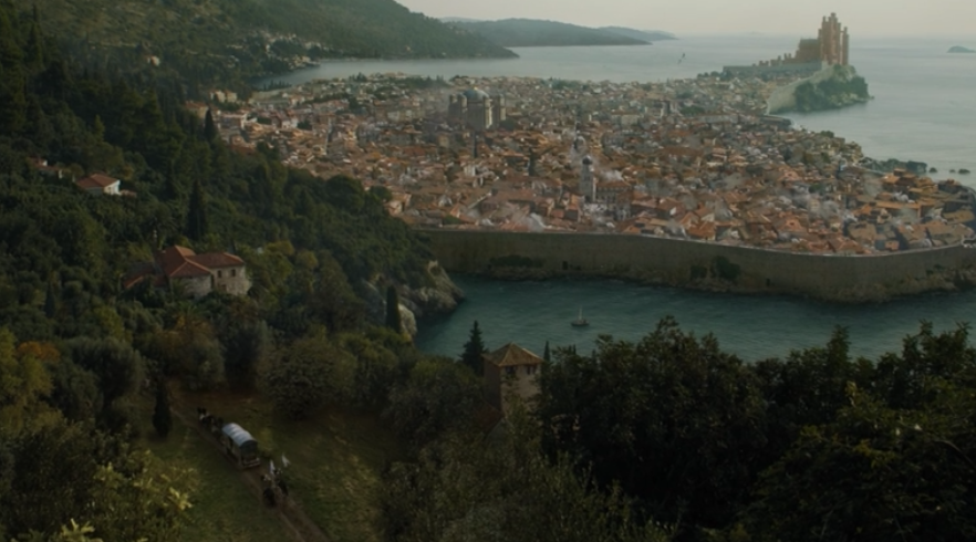 actuallyhypatia's tweet photo. it's funny how king's landing changes every single time it's on screen https://t.co/1d2NliAKBa