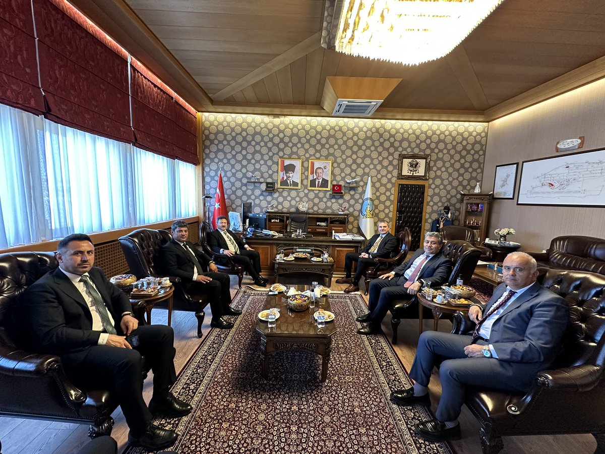 MehmetYiginer's tweet photo. DHMİ Esenboğa Havalimanı Başmüdürümüz Sn. Yücel Karadavut’u, ANKESOB Yönetim Kurulu Üyemiz Cevdet Kavlak, Esenboğa Taksiciler Motorlu Taşıyıcılar Kooperatifi Başkanımız Serkan Erdoğan ve Mustafa Tüncel ile birlikte ziyaret ettik. Hasbihalde bulunduğumuz Başmüdürümüz Sn. Yücel Karadavut’a; ilgi, alaka ve misafirperverliğinden dolayı teşekkür ediyoruz.