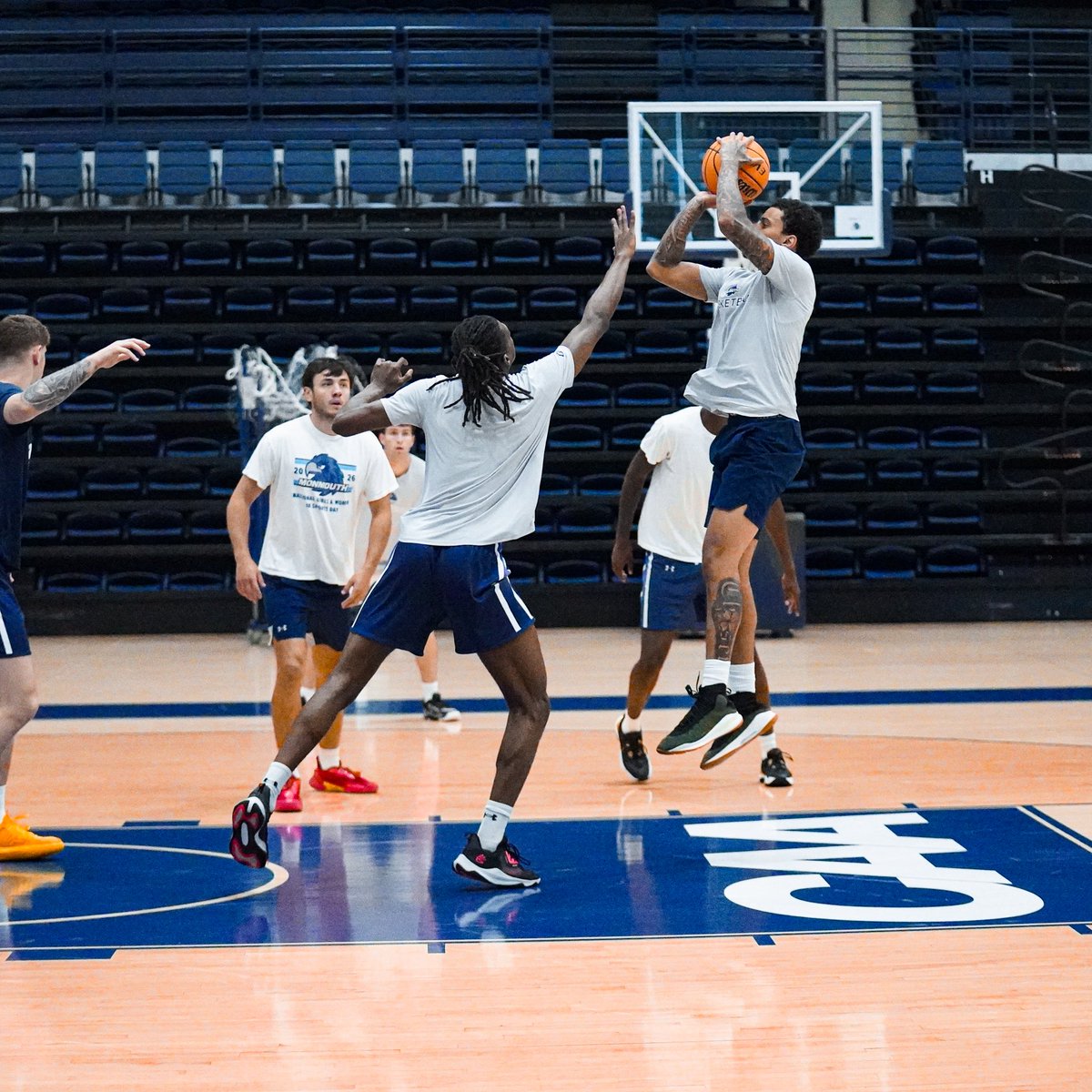 MonmouthBBall's tweet photo. Every rep now is an investment in March. Putting in the work. 🔥🏀

Photo Gallery: https://t.co/57rXaLwcI3

#FlyHawks https://t.co/tvuLdBM9G8
