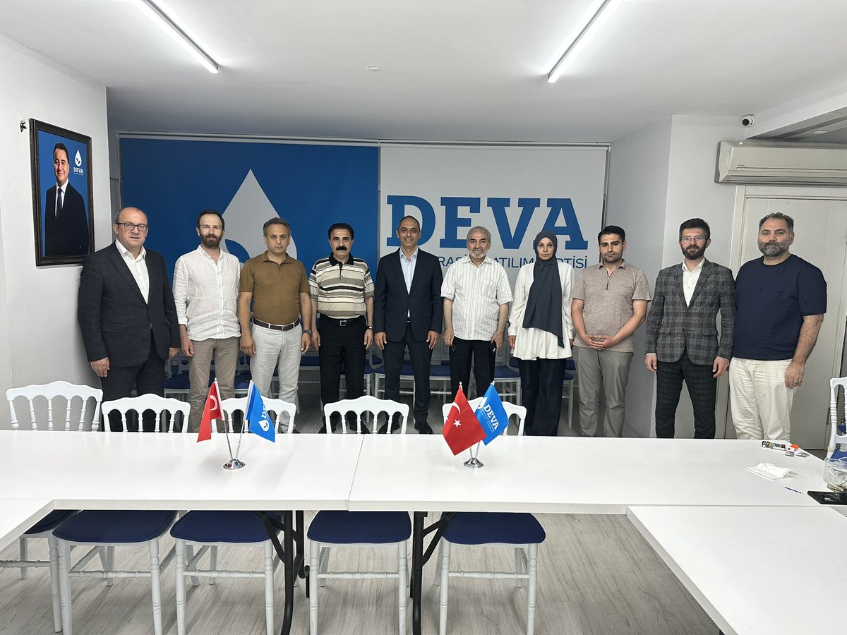 mustafaavci3453's tweet photo. İstanbul il Başkanlığı olarak haftalık olağan toplantımızı gerçekleştirdik.

Önümüzdeki dönem çalışmalarımız hakkında istişarelerde bulunduk.

@alibabacan 
@A_HakanAgaoglu 
@istanbuldadeva https://t.co/TDxmpJteTx